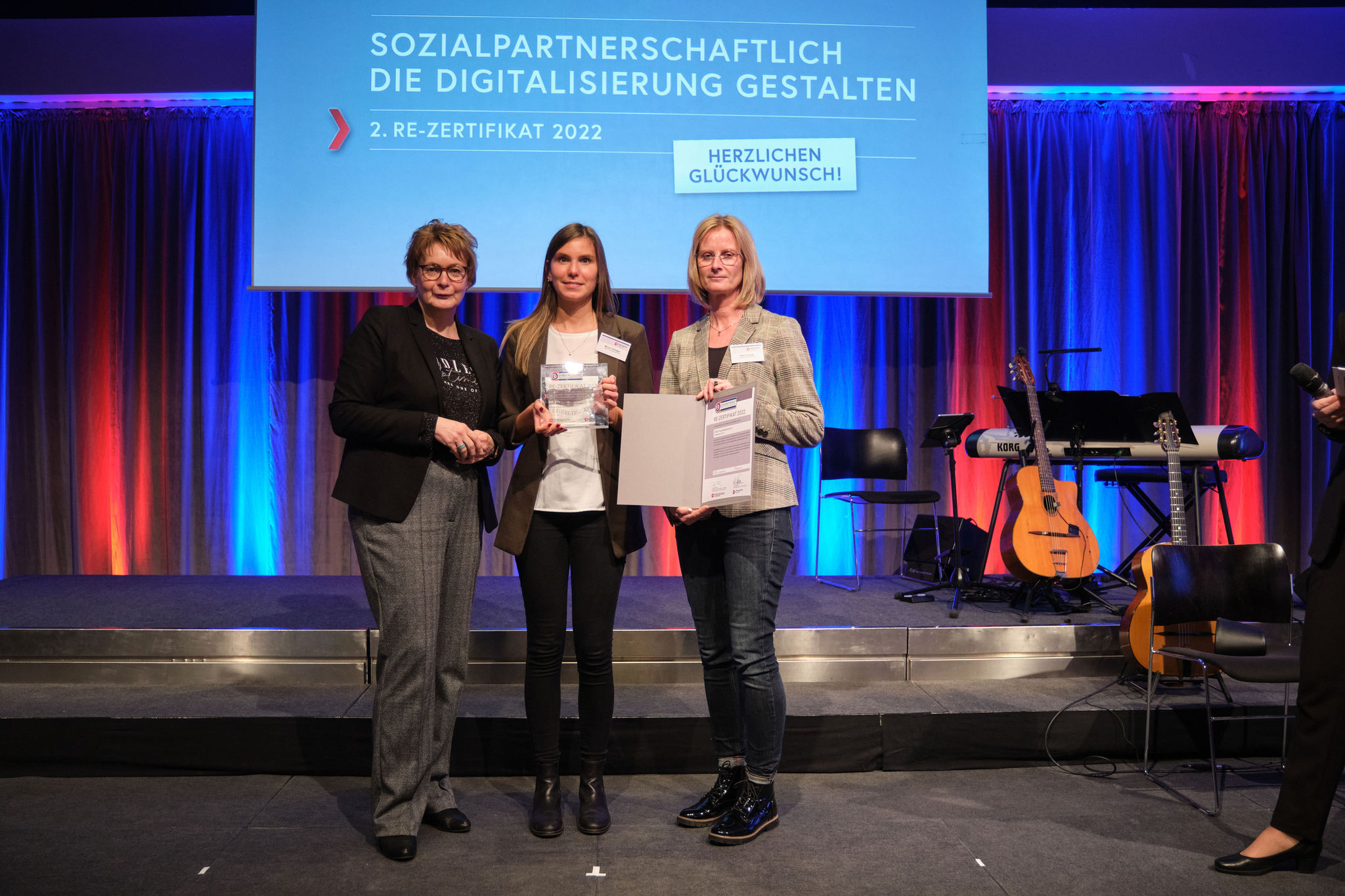 Ministerin Daniela Behrens, Melina Voßhagen (Personalentwicklerin), Nadine Schaaf (Betriebsrätin). Fotografin: Jelca Kollatsch